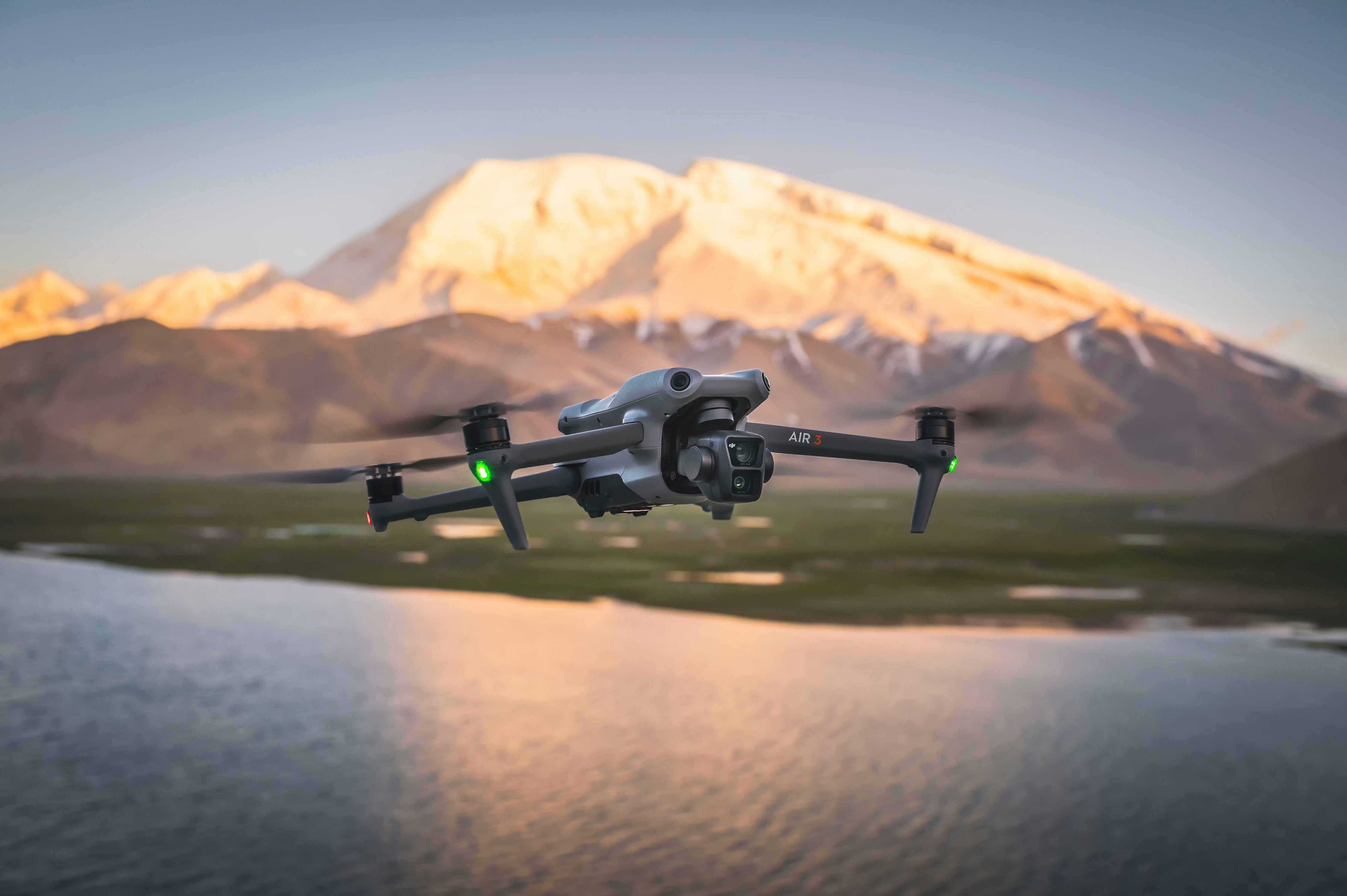 DJI Air 3 Fly More Combo (DJI RC-N2) Drohne (4K Ultra HD)