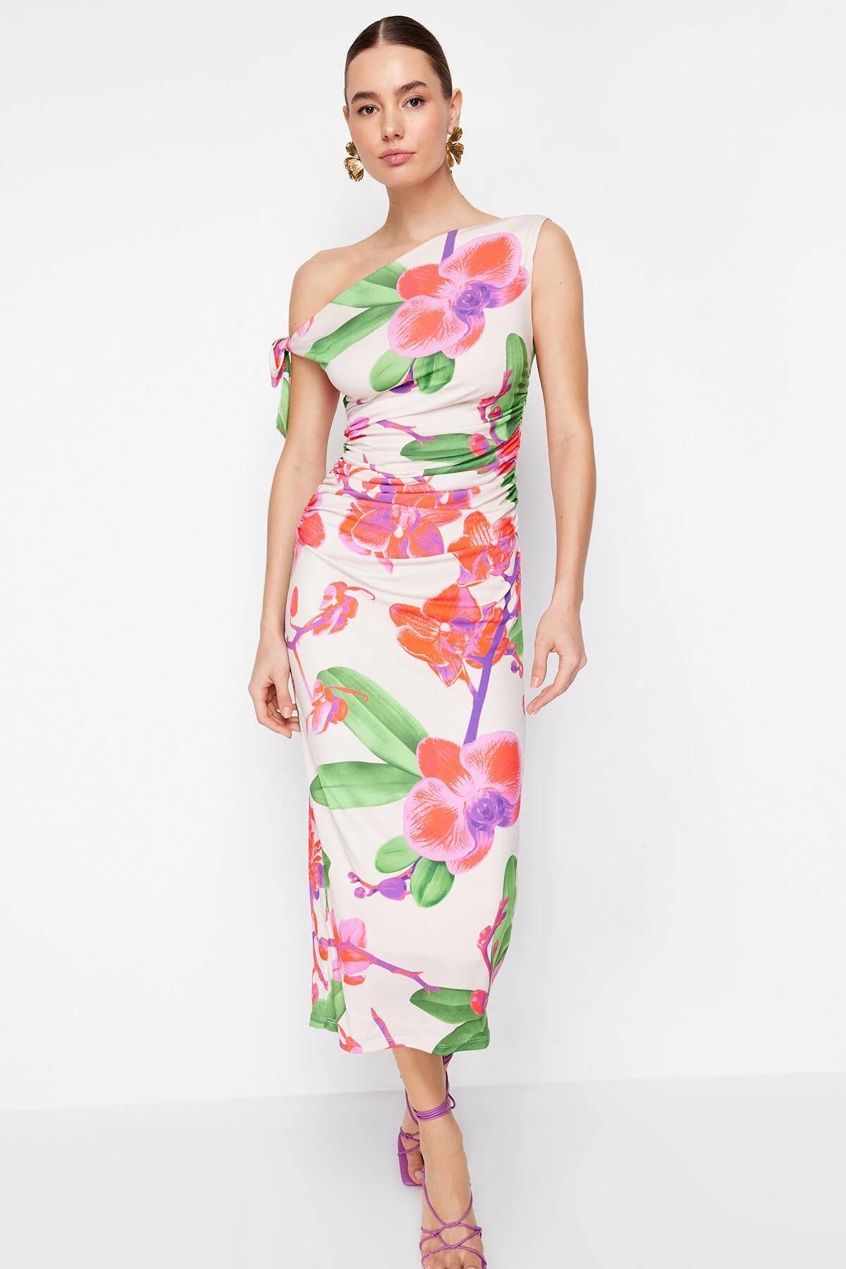 Trendyol Collection  Limited Edition – Mehrfarbiges, dehnbares Maxi-Bleistiftkleid aus Strick mit Blumenmuster TWOSS24EL00563