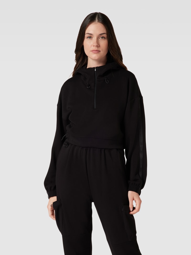 Cropped Hoodie mit kurzem Reißverschluss Modell 'Stance' in schwarz