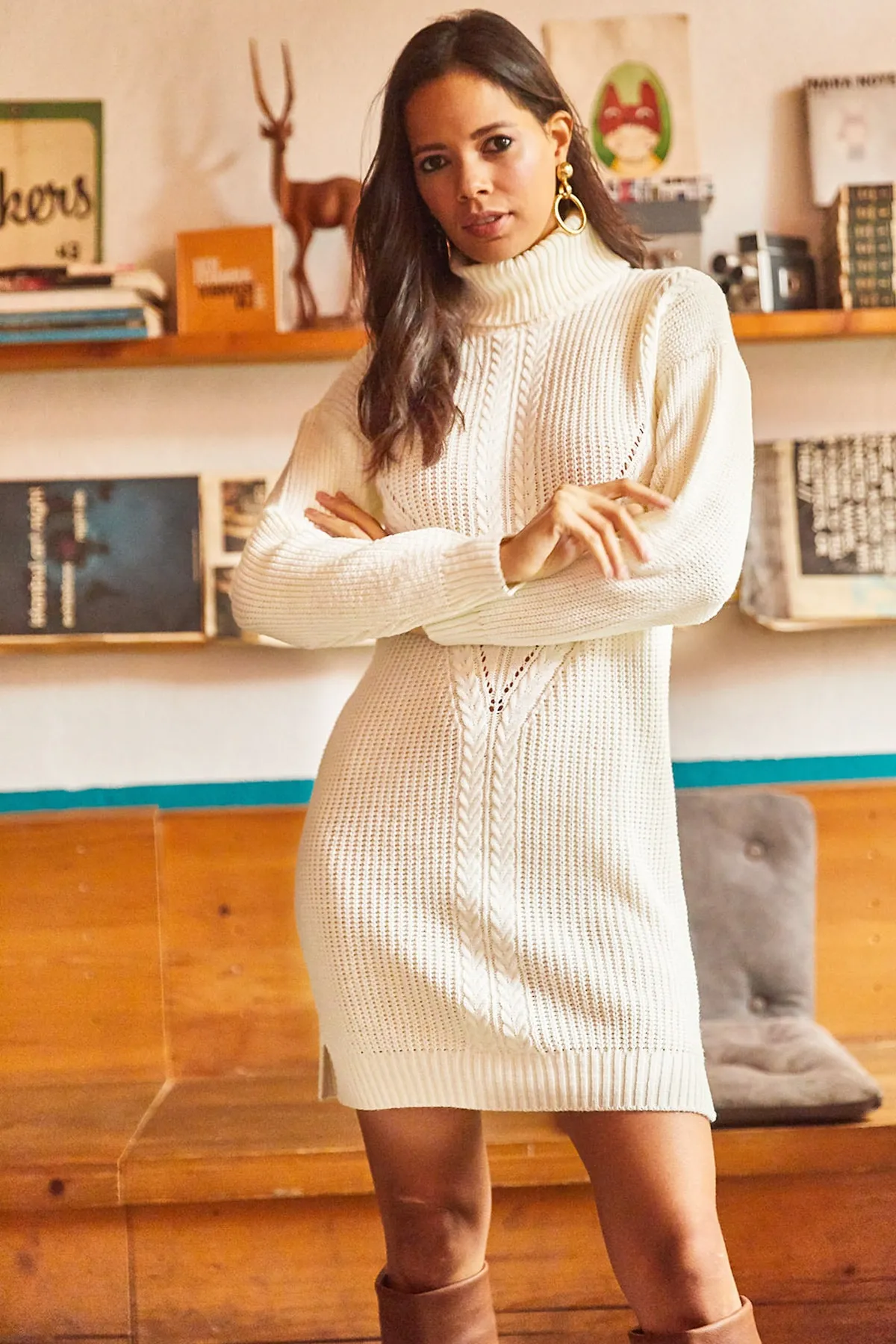Olalook  Weißes Strickkleid mit Rollkragen und geometrischem Muster für Damen ELB-19001838