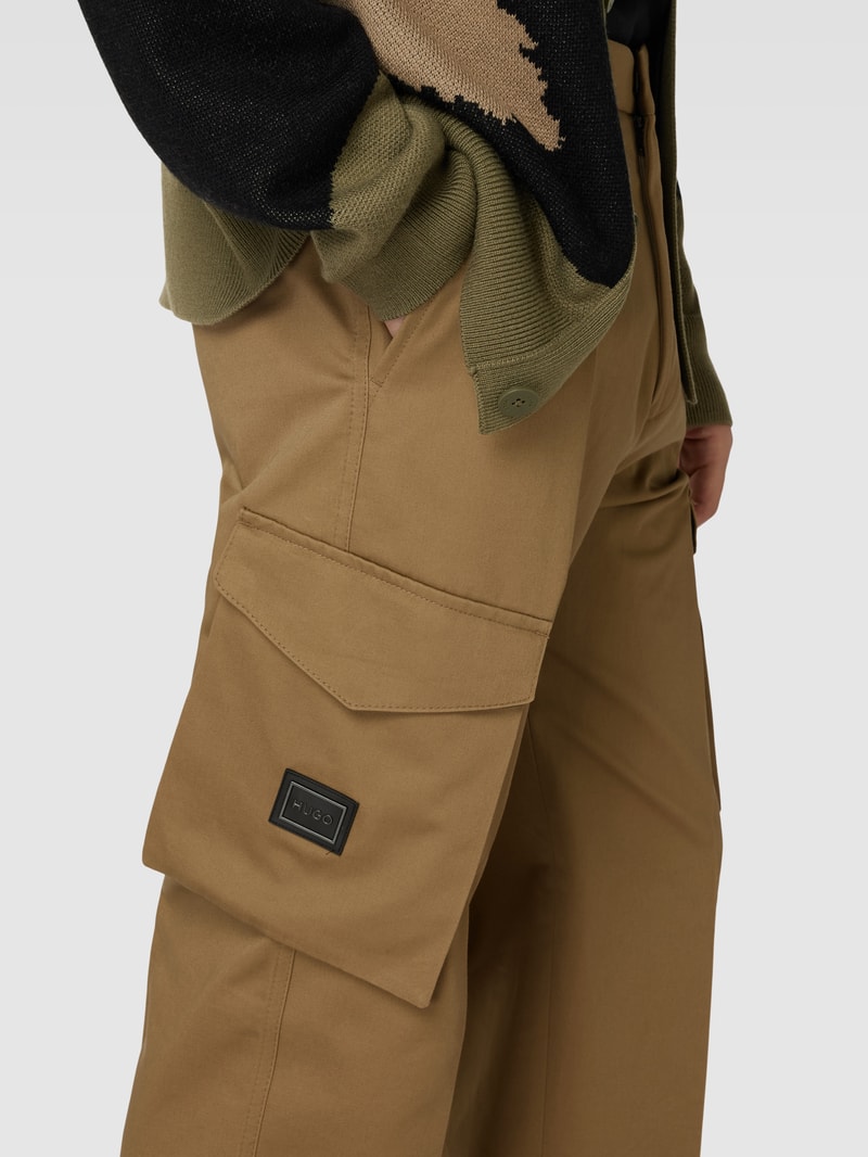 Stoffhose mit aufgesetzten Taschen Modell 'Falko' in camel