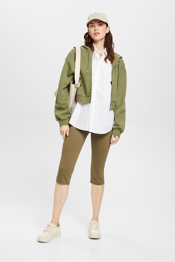 Capri-Jeans mit mittelhohem Bund