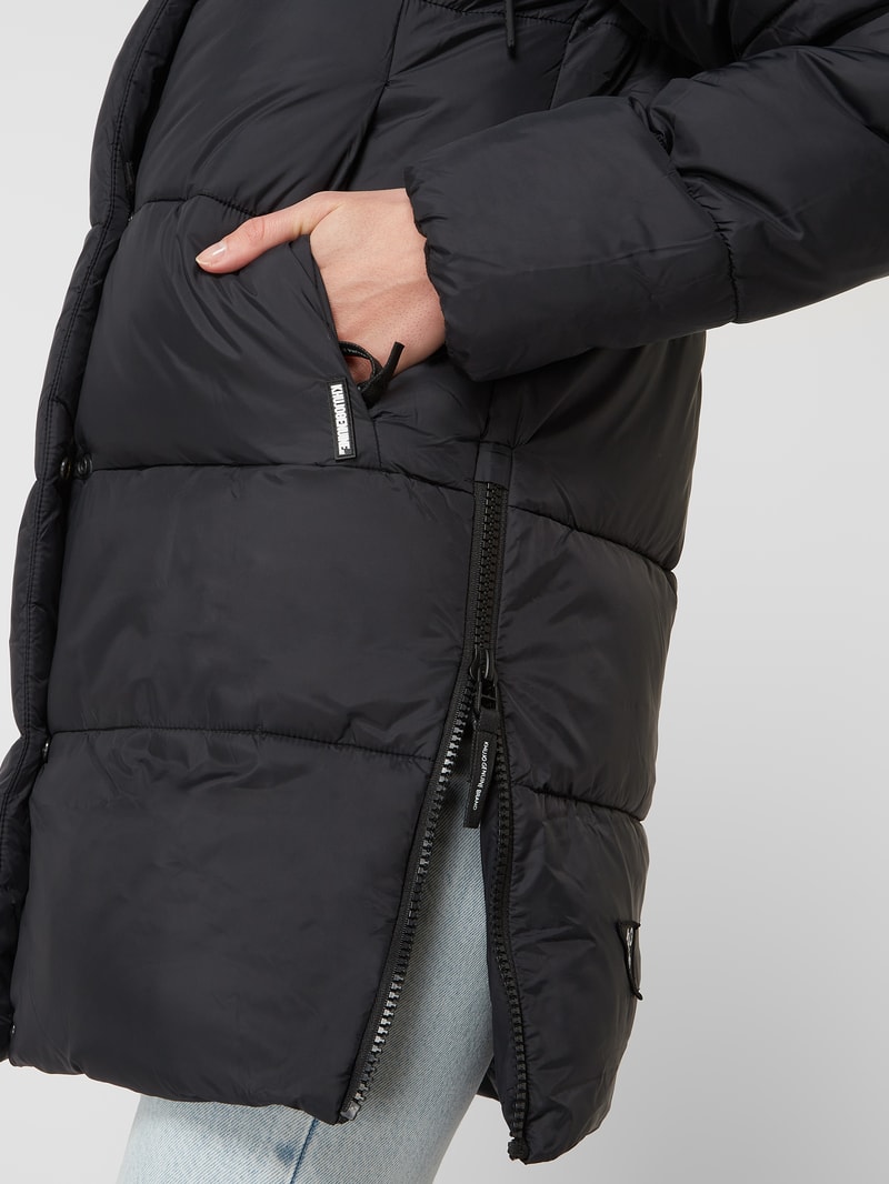 Steppmantel mit Kapuze in schwarz