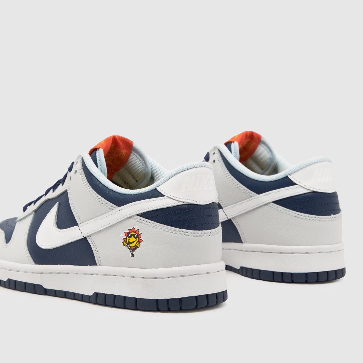 Nike marinblå och grå Dunk Low pojkar ungdomsskor