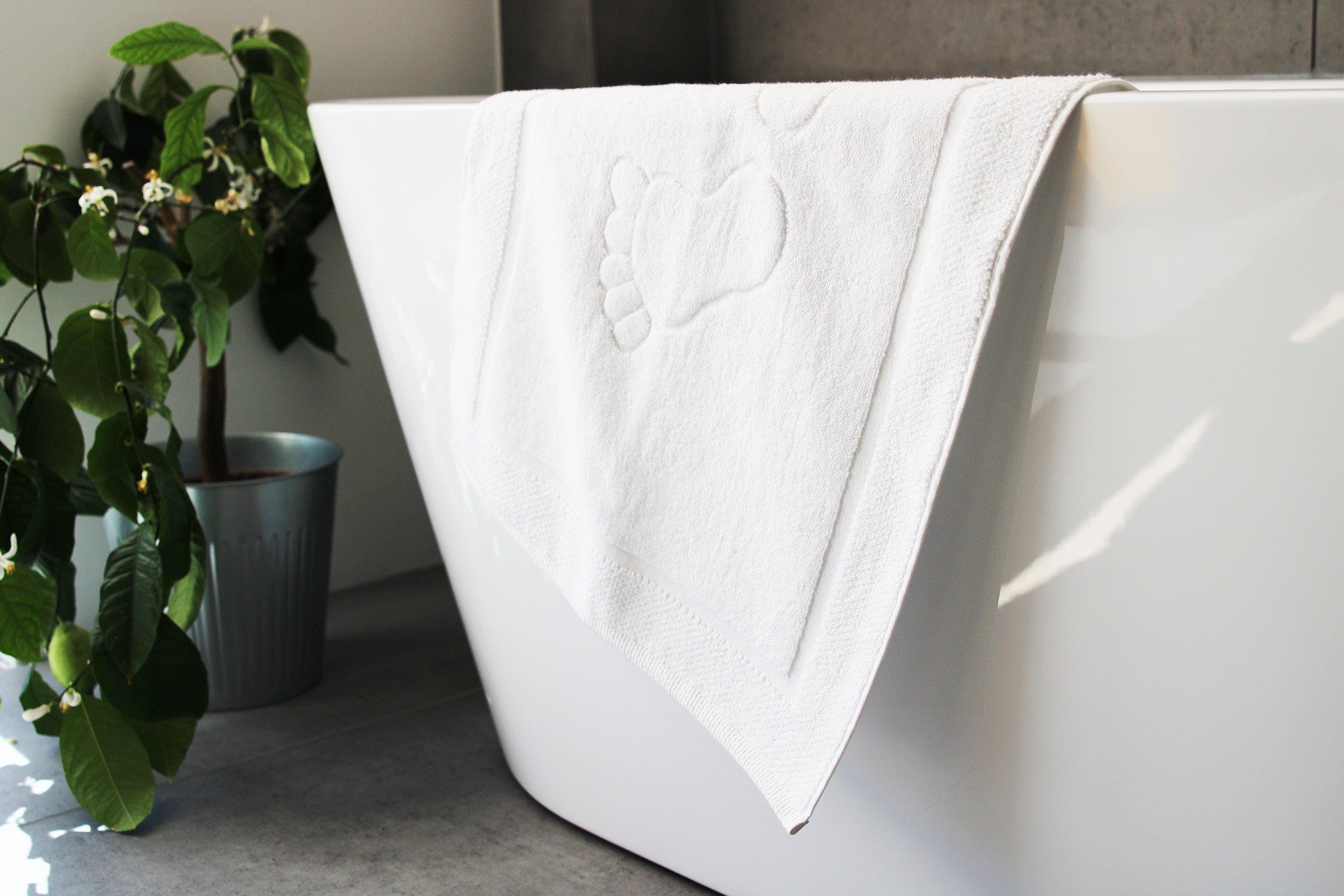 BANANALU Badetücher Badvorleger Badematte 700g/m2 50x70 cm Duschvorleger Duschmatte, Baumwolle (2-St)