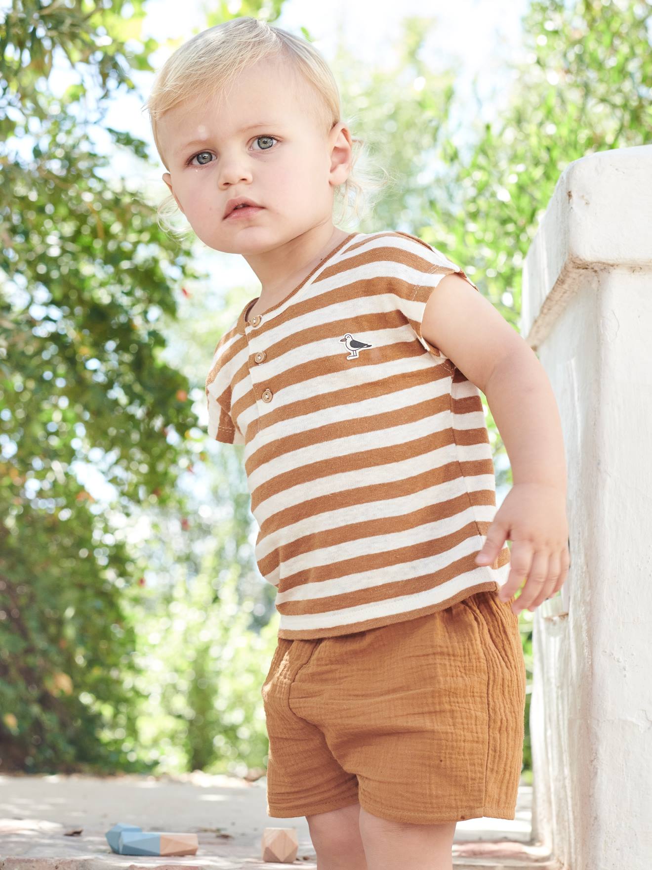 Ensemble bébé T-shirt rayé et short uni caramel