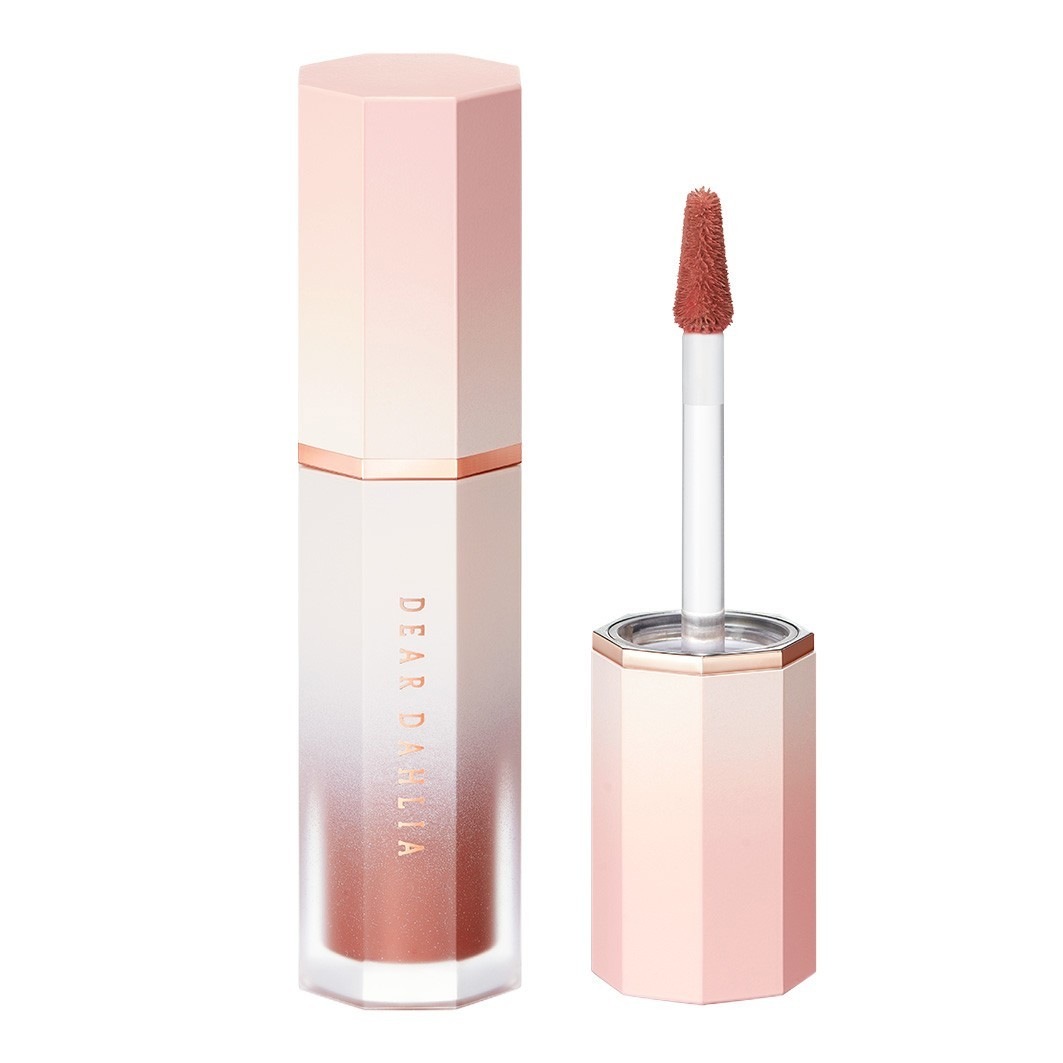Petal Touch Plumping Lip Velour