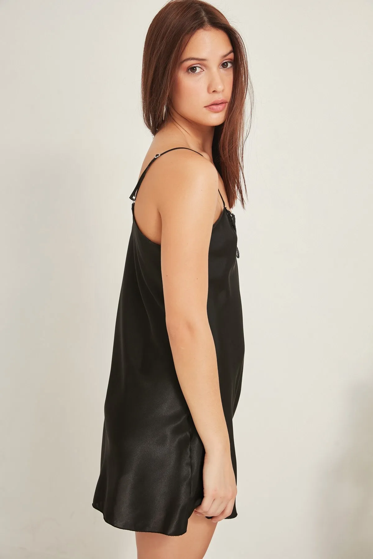 C&City  005 Damen-Nachthemd aus Satin, Schwarz
