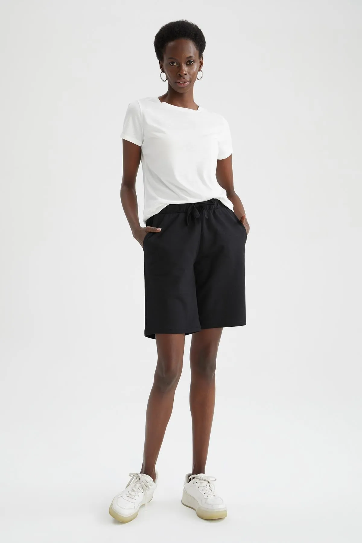 DeFacto  Bermudashorts mit normaler Taille und Schnürung, wendbar, 100 % Baumwolle, W9369az22sm