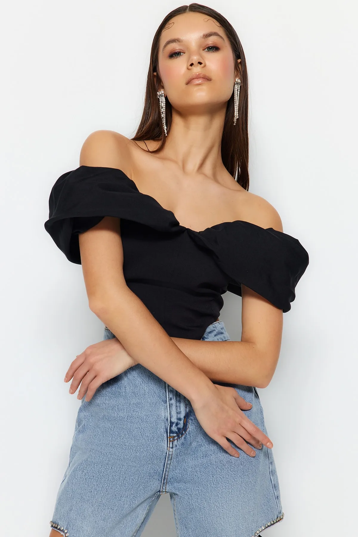 Trendyol Collection  Schwarzes Carmen-Kragen-Bügel-Bustier TPRSS23BS00121