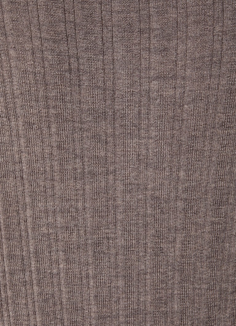Fustă midi Milia din material cu nervuri, creație Claudie Pierlot, cu crăpătură.