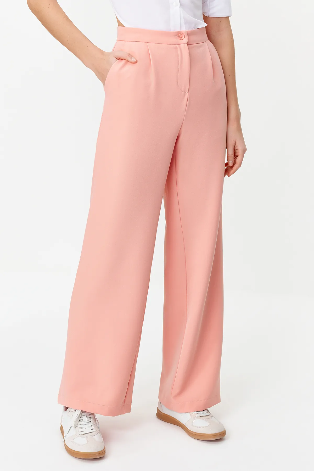 Trendyol Collection  Staubige Rose-Hose mit weitem Bein TWOAW22PL0139