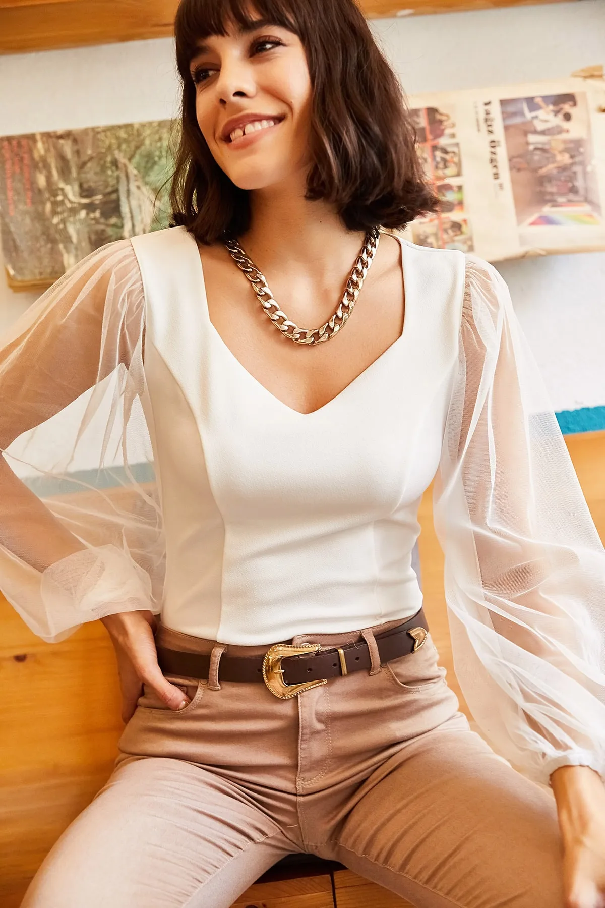 Olalook  Ecru-Ärmel-Tüll-Strickbluse für Damen mit V-Ausschnitt BLZ-19001192