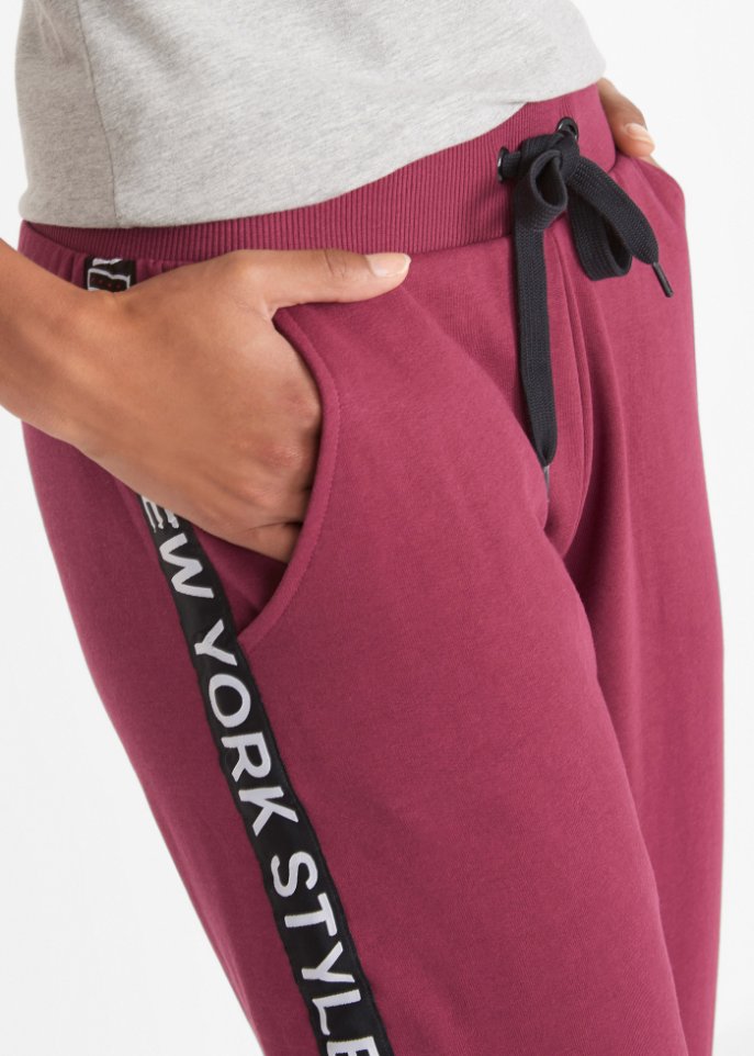 Sweathose mit Bündchen und Statement-Druck