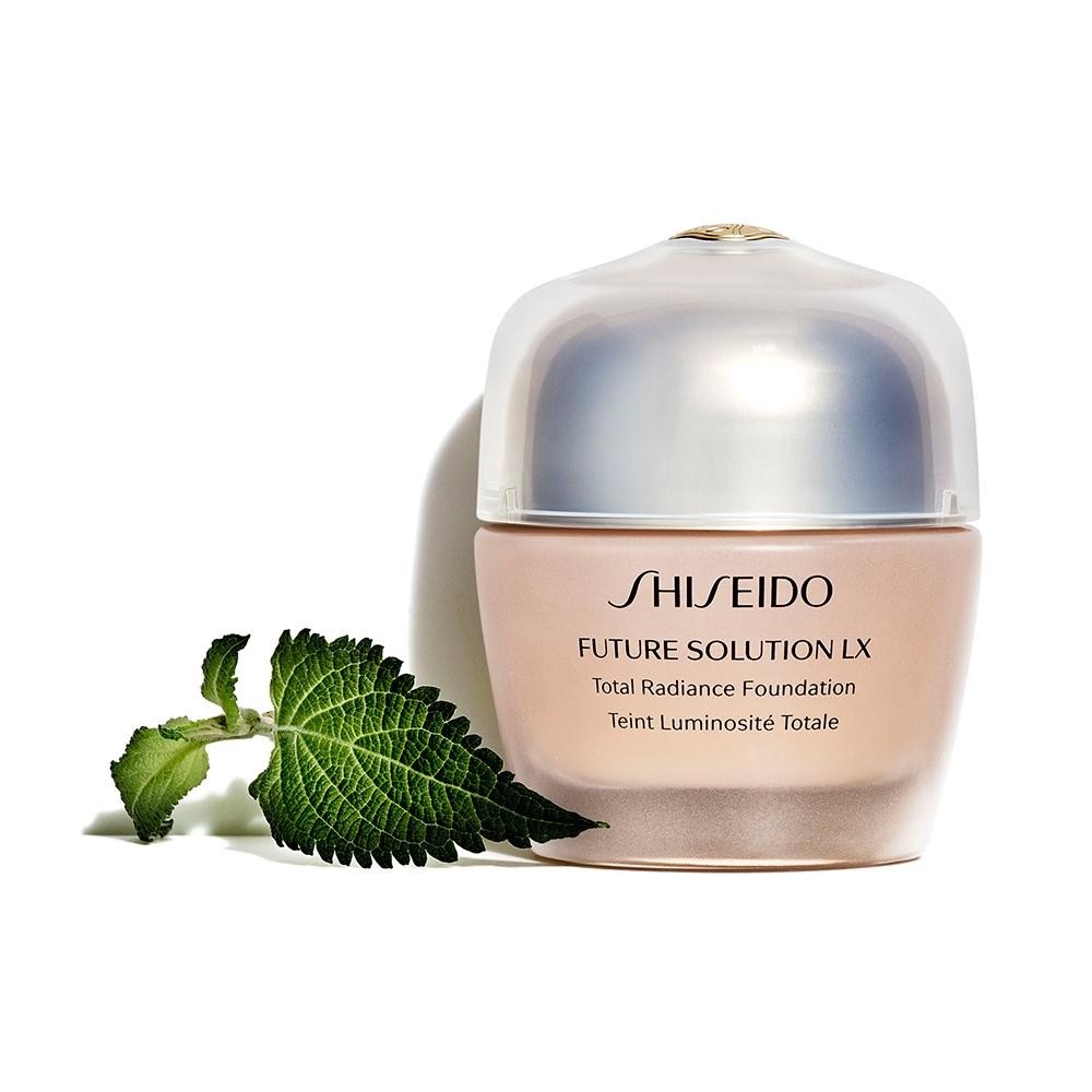 Shiseido Total Radiance alapozó