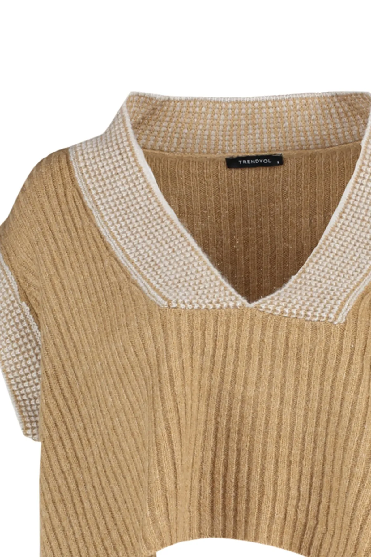 Trendyol Collection  Kamelfarbener Strickpullover mit Oversize-Kragen und detailliertem Strickmuster