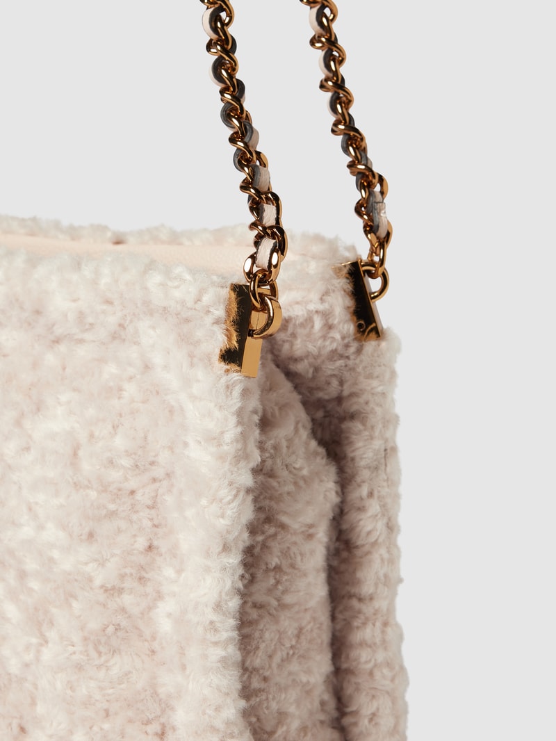 Handtasche aus Teddyfell in stein