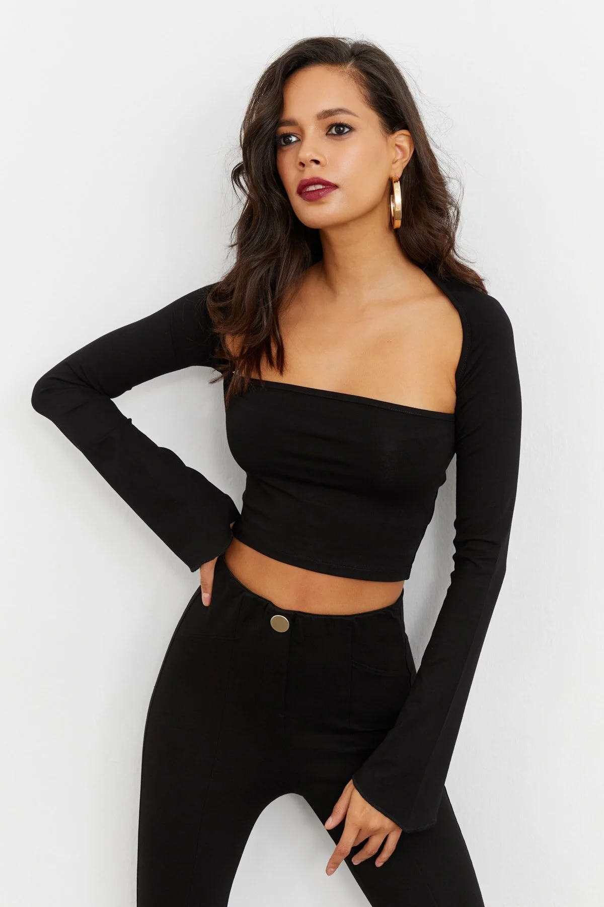 Cool & Sexy  Schwarze Crop-Bluse mit Fensterausschnitt für Damen B1905