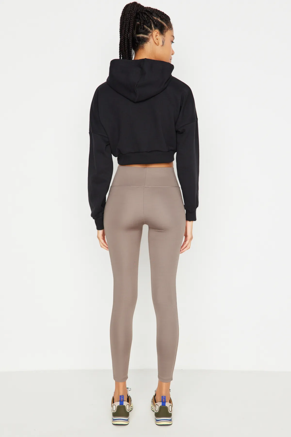 Trendyol Collection  Nerzfarbene, elastische Sport-Leggings mit breiter Taille und extra Erholung in voller Länge, gestrickt, TWOAW21TA0029