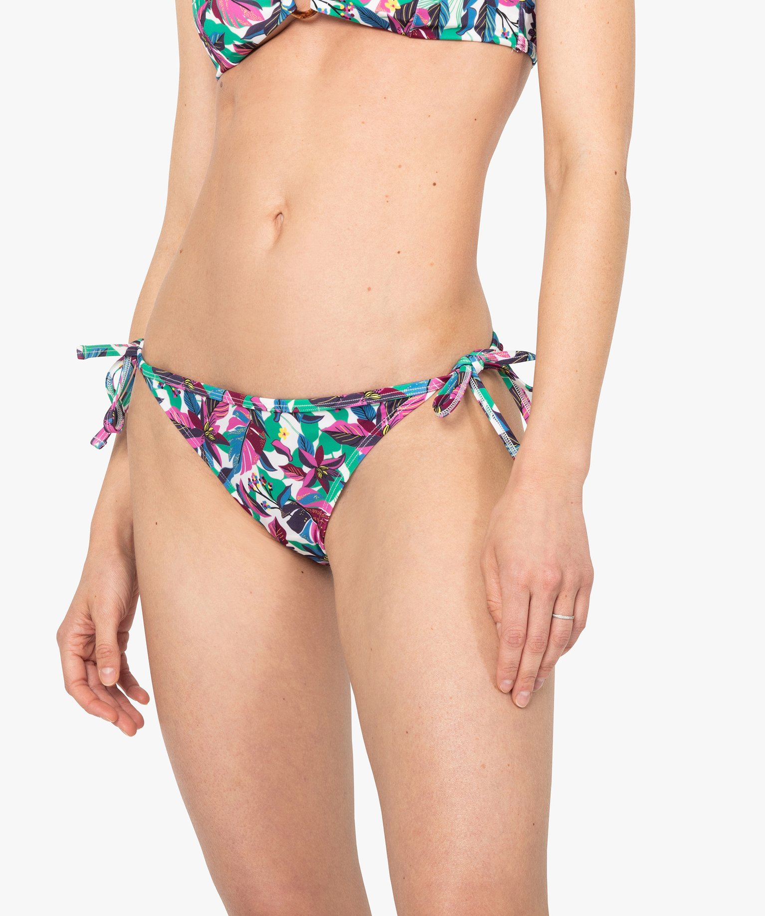 Bas de maillot de bain femme forme slip avec liens imprime | GEMO