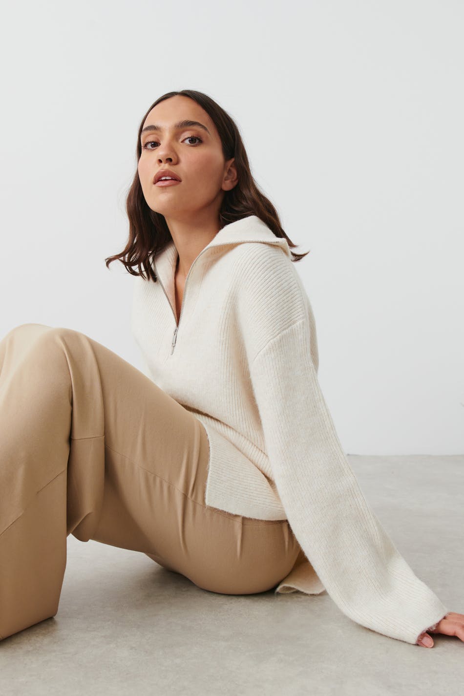 Long knitted zip sweater