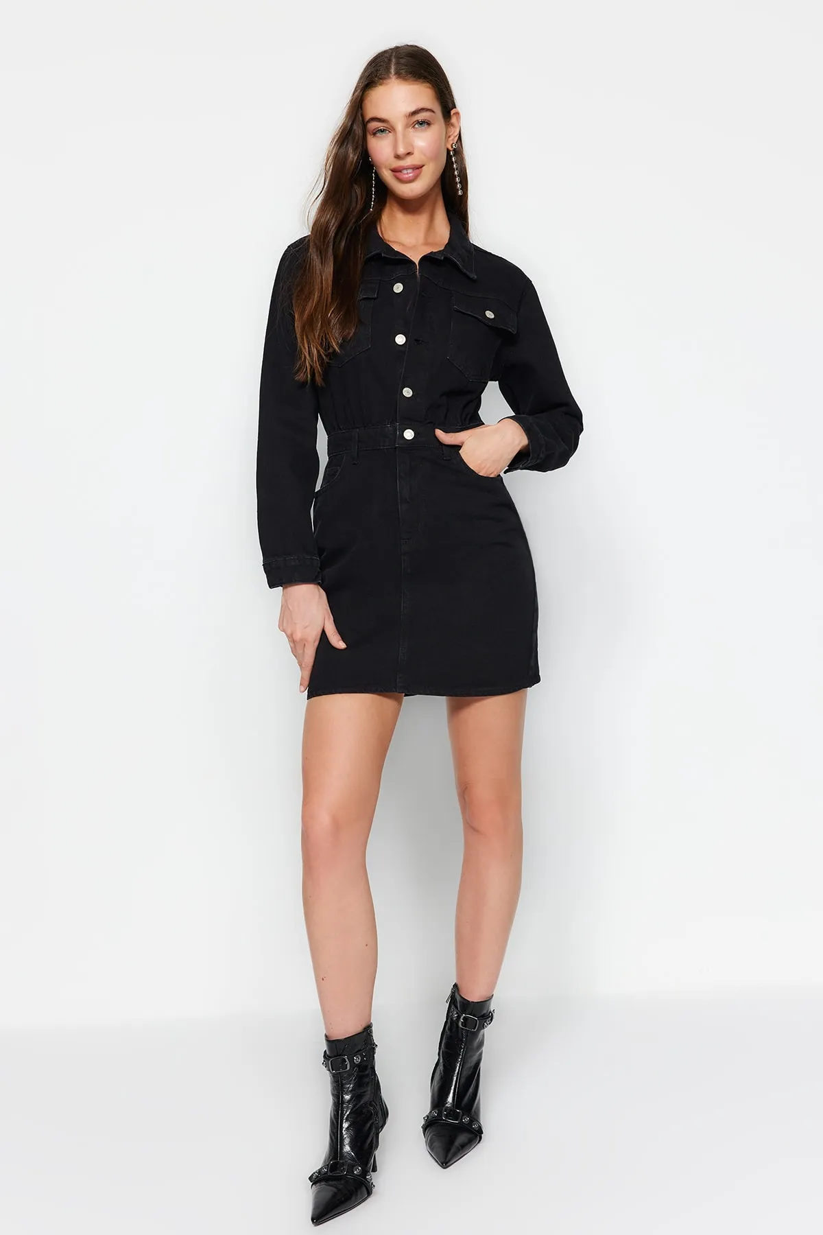 Trendyol Collection  Schwarzes Mini-Jeanskleid TWOAW23EL00643