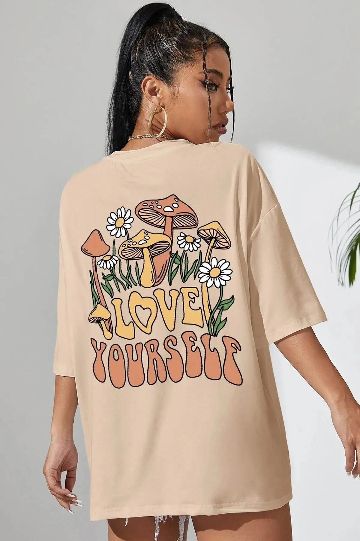 uyguntarz  „Love Yourself“ bedrucktes T-Shirt