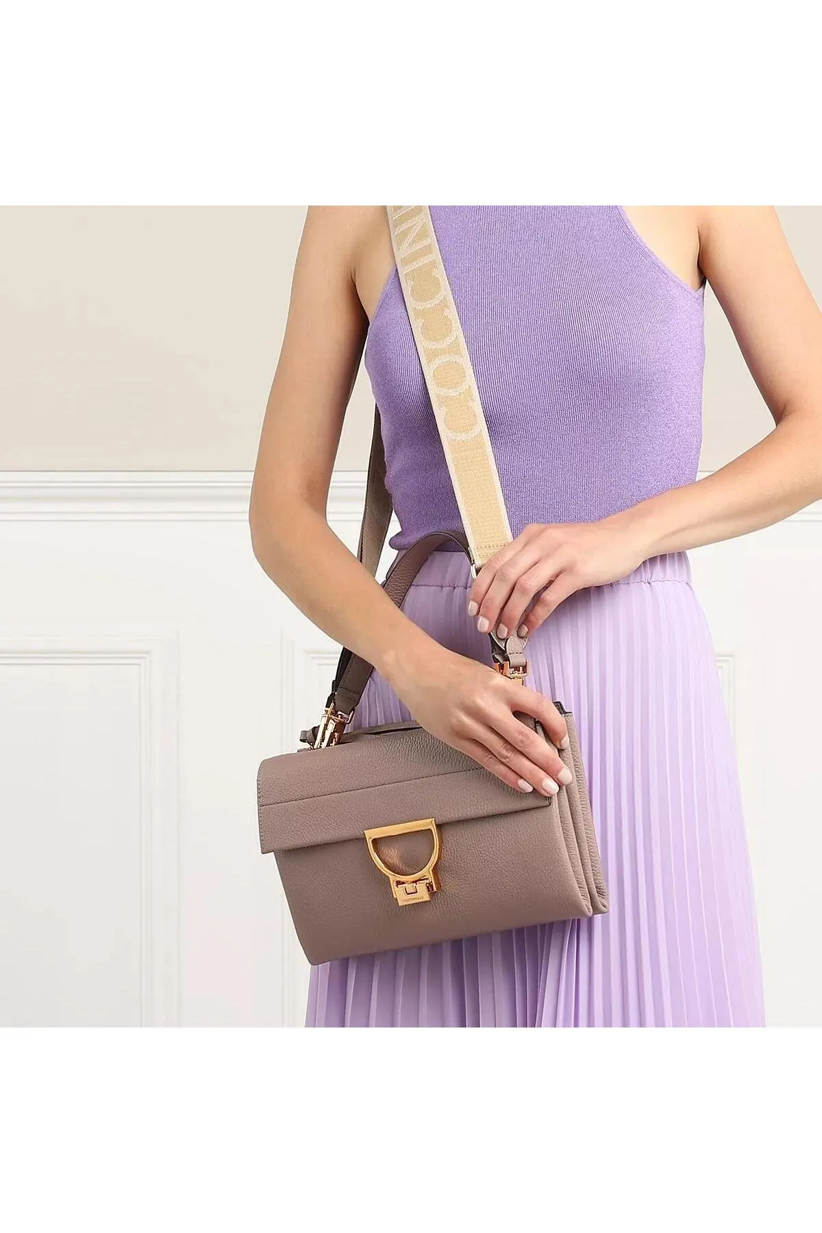 Coccinelle  Arlettis Signature Warm Taupe