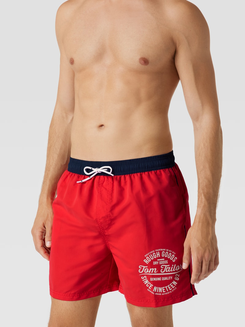 Badehose mit Label-Print in rot