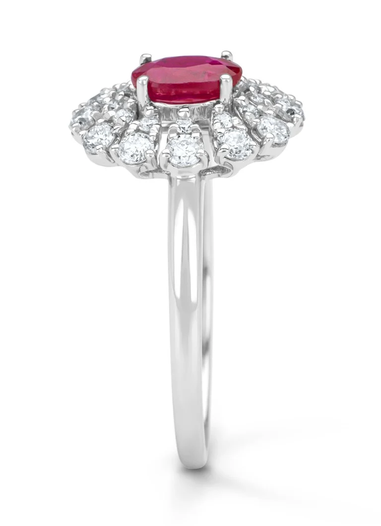 Anello Diamond Point in oro bianco, rubino da 0,63 ct, Majestic