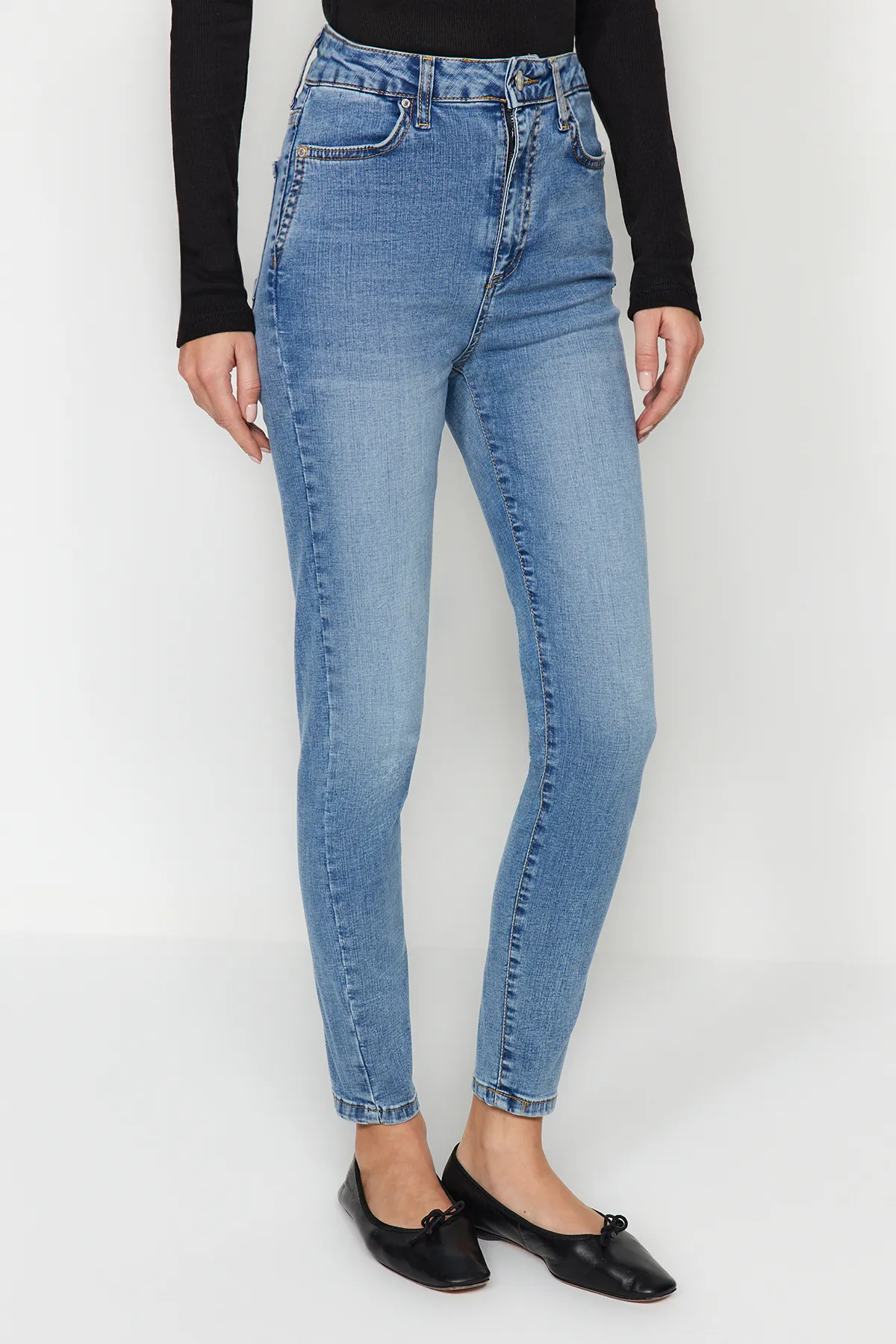 Trendyol Collection  Blaue Skinny Jeans mit hoher Taille und Taschendetail TWOAW24JE00279