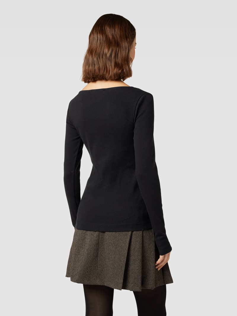 Longsleeve mit tiefem Rundhalsausschnitt in schwarz