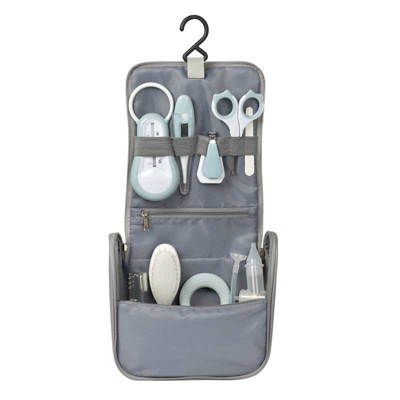 Trousse de toilette nomade 9 accessoires vert bleu Beaba