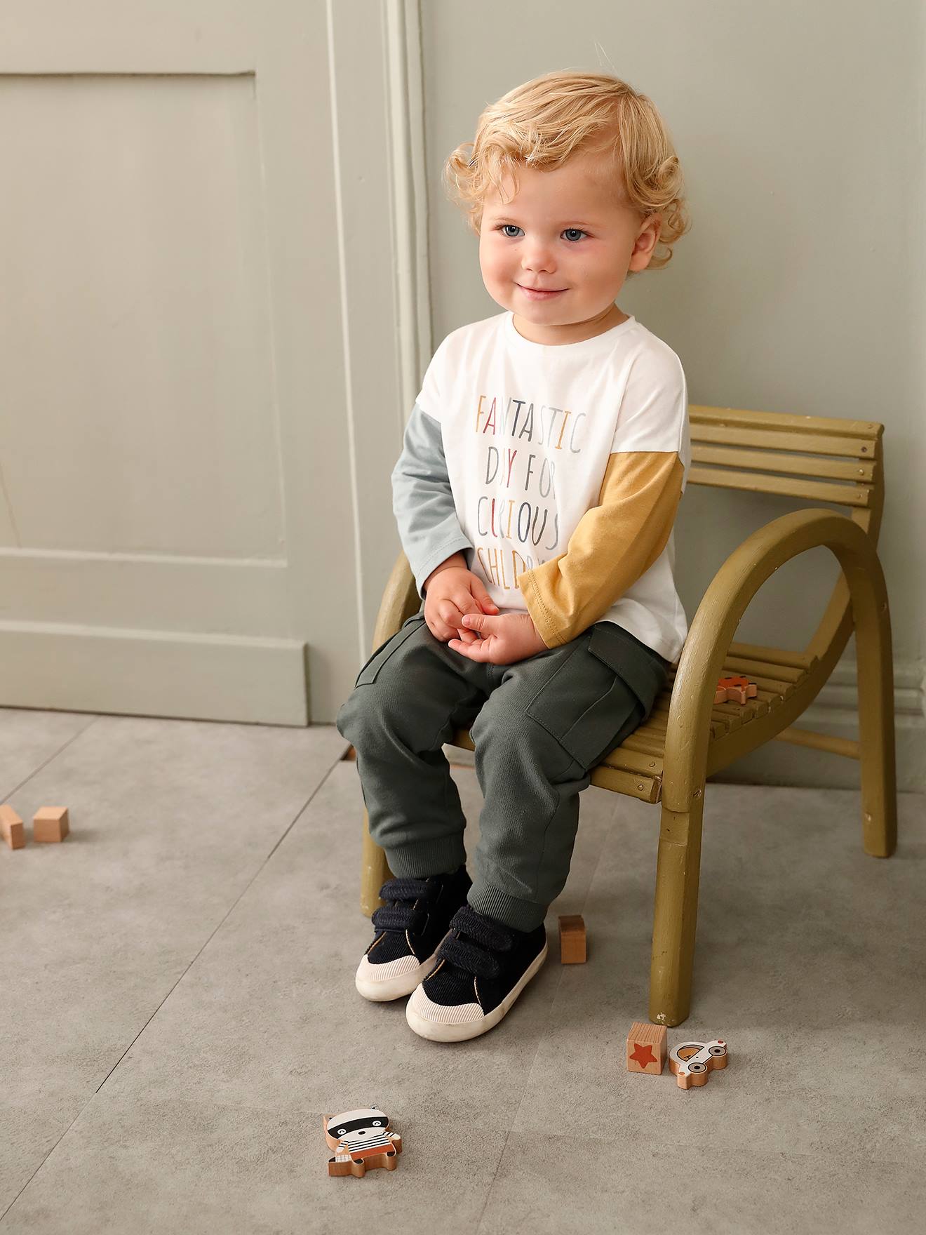 Pantalon bébé en molleton esprit battle vert foncé