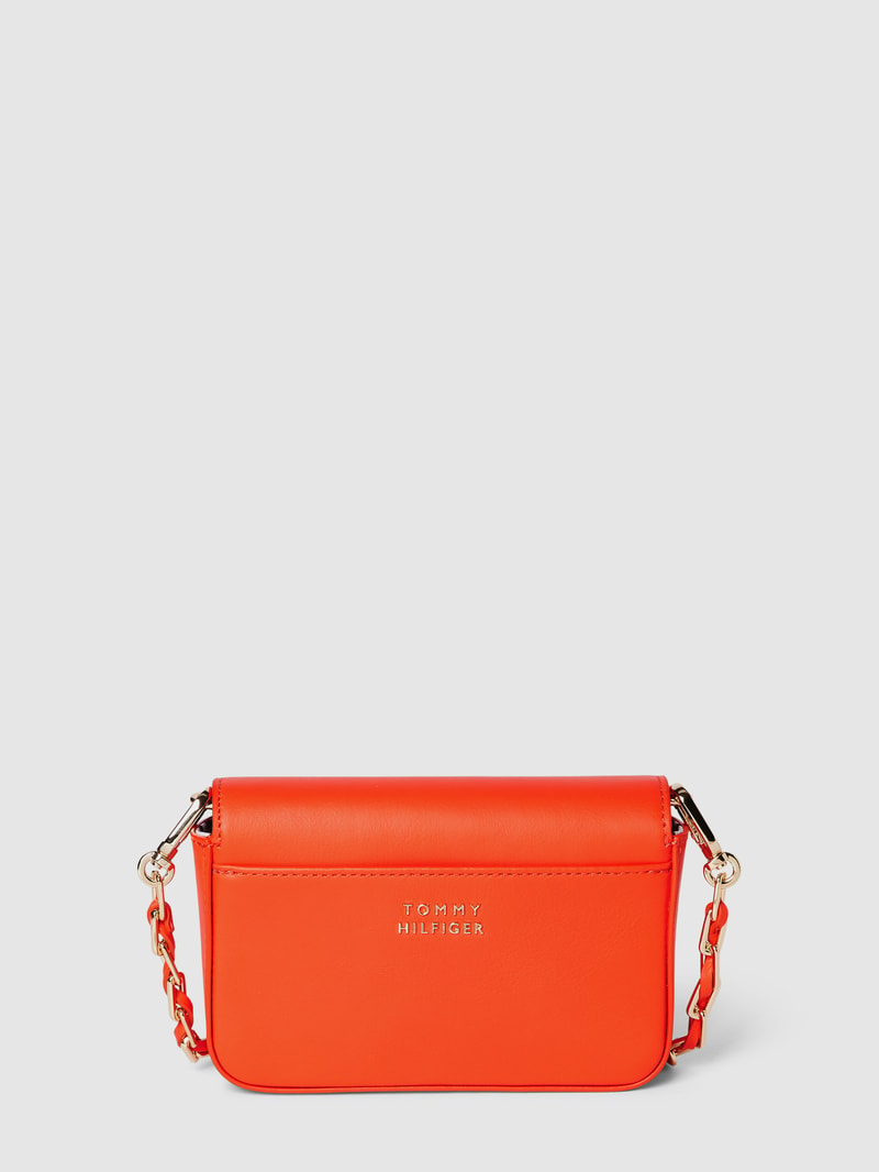 Micro Bag mit Label-Applikation in metallic Modell 'HERO' in orange
