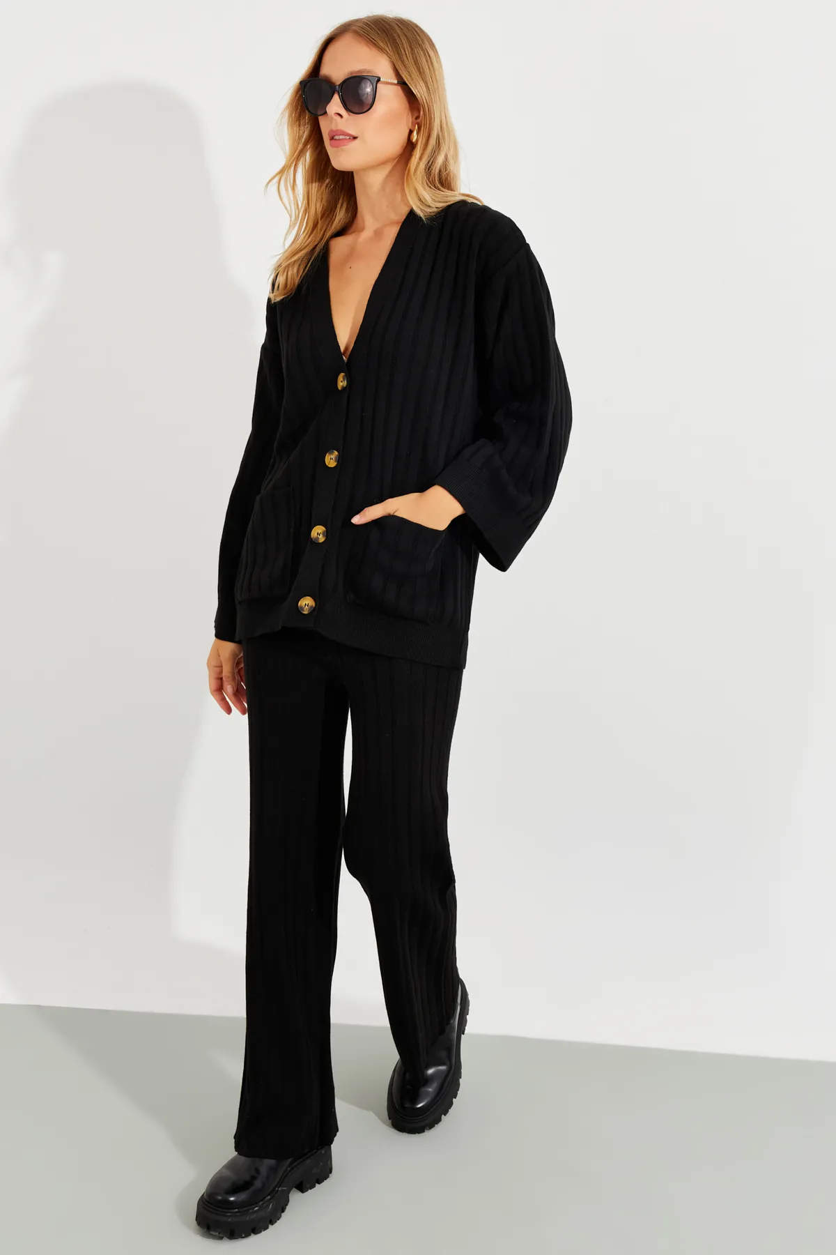 Cool & Sexy  Schwarzes Strickset für Damen, Oberteil und Unterteil YZ03
