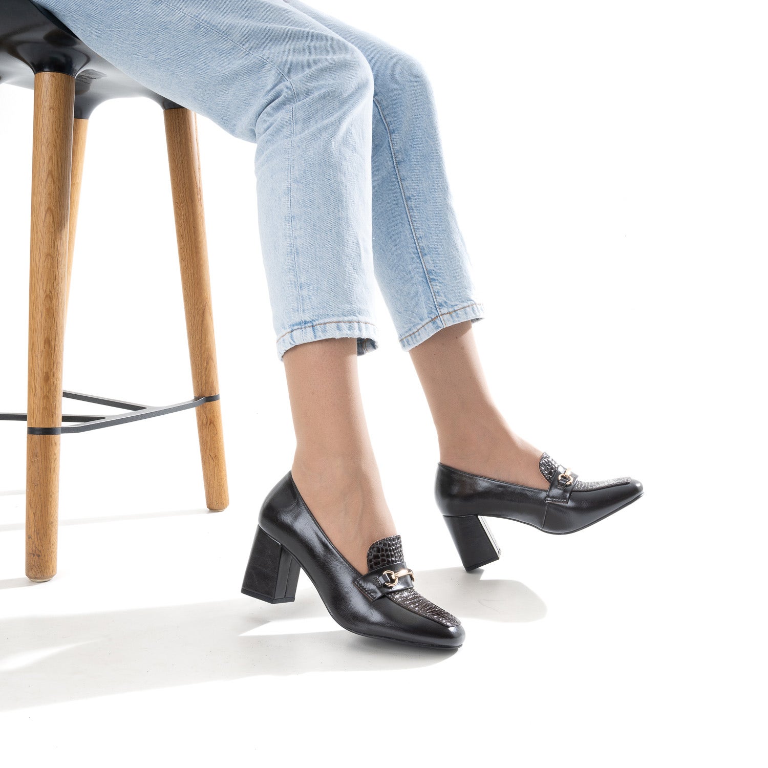 Mocassin à talon marron verni