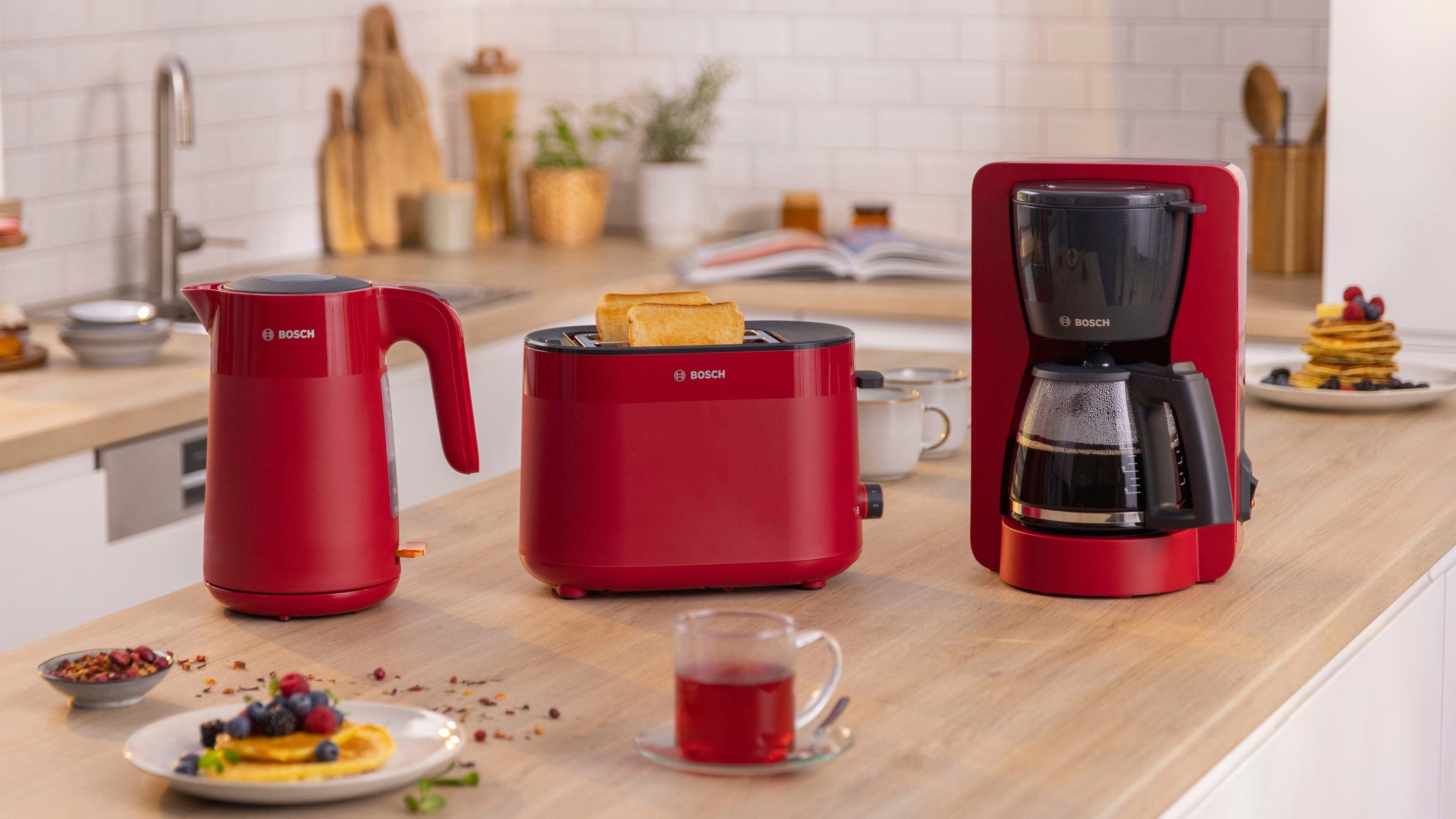 BOSCH Filterkaffeemaschine MyMoment TKA2M114, 1,25l Kaffeekanne, Papierfilter 1x4, für 10-15 Tassen, Glaskanne, 40min Warmhaltefunktion, 1200 W