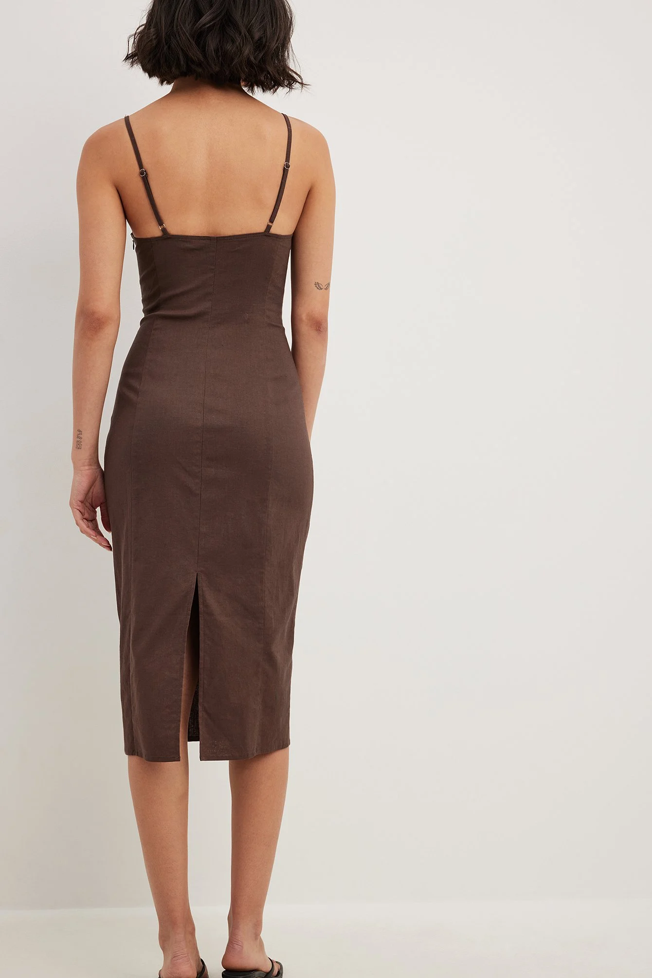 Midikleid mit Körbchendetails