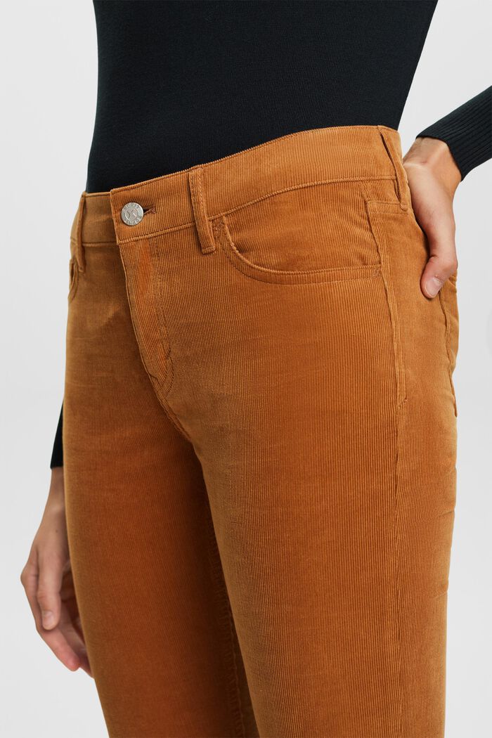 Cordhose mit schmaler Passform und mittlerer Bundhöhe