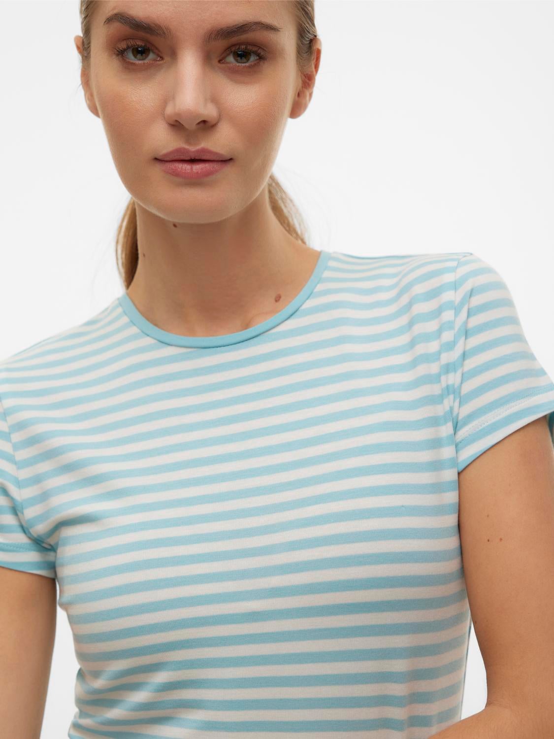 AWINES Top