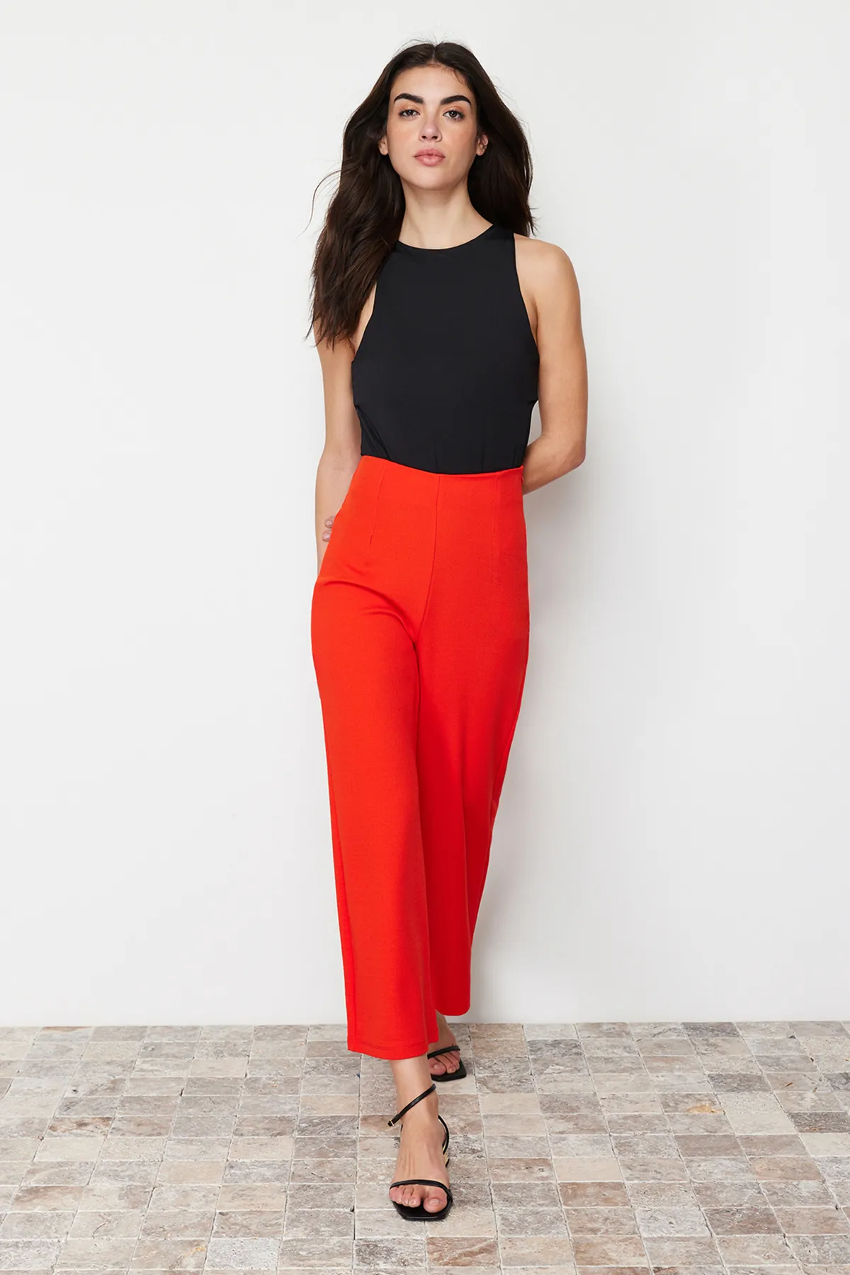 Trendyol Collection  Rote, dehnbare Culotte-Hose mit hoher Taille - TWOSS24PL00036