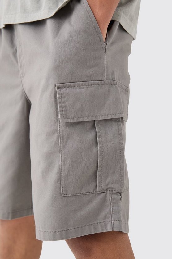 Lockere graue Cargo-Shorts mit elastischem Bund