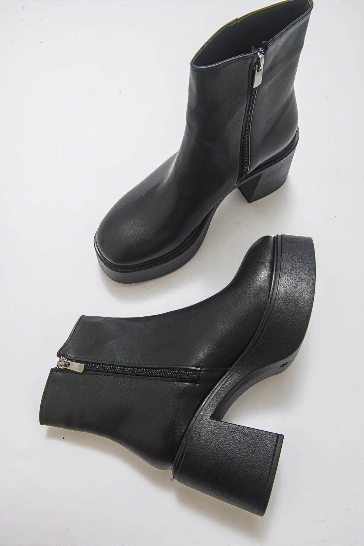 LuviShoes  West Black Skin Damenstiefel