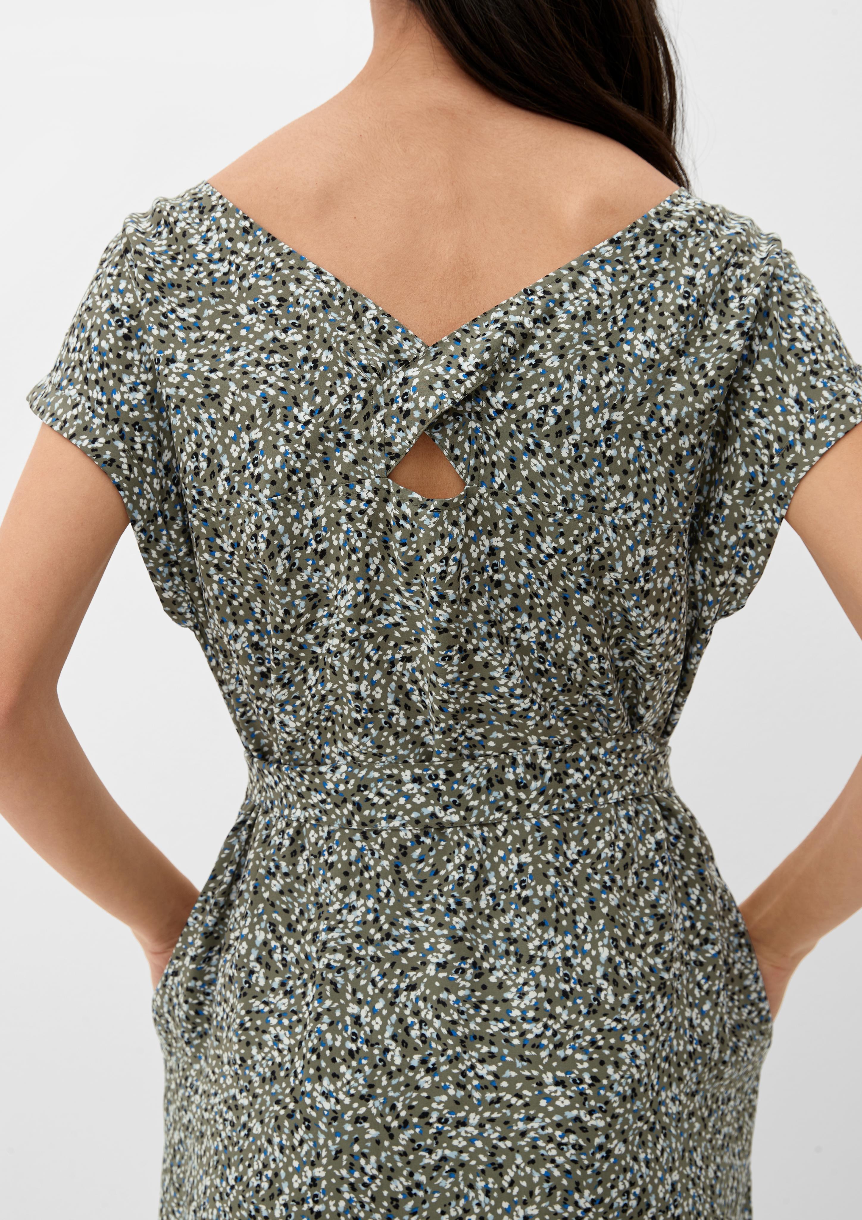 Kurzes Kleid mit Binde-Detail  2132623-79B6