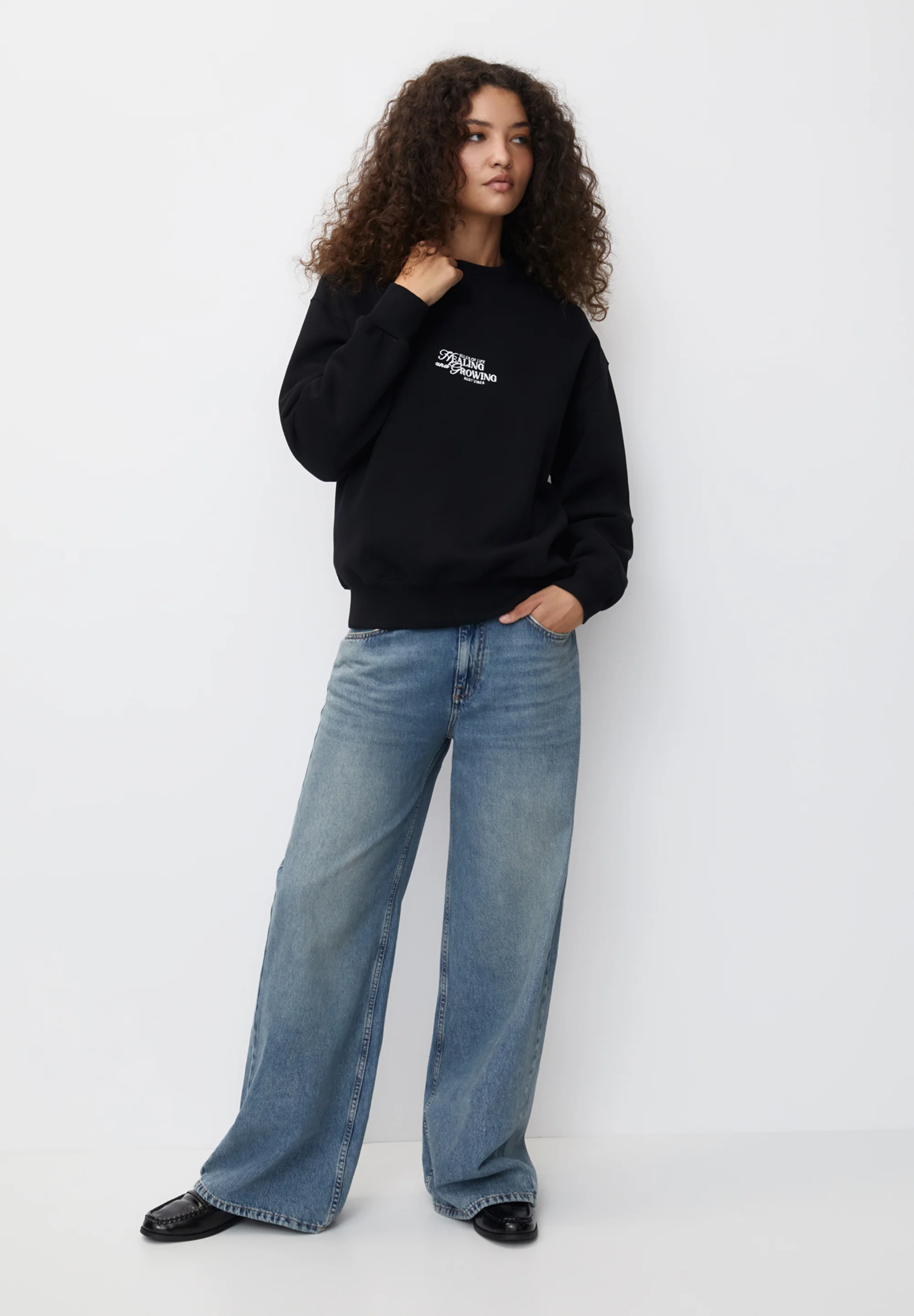 Sudadera PULL&BEAR BORDADA