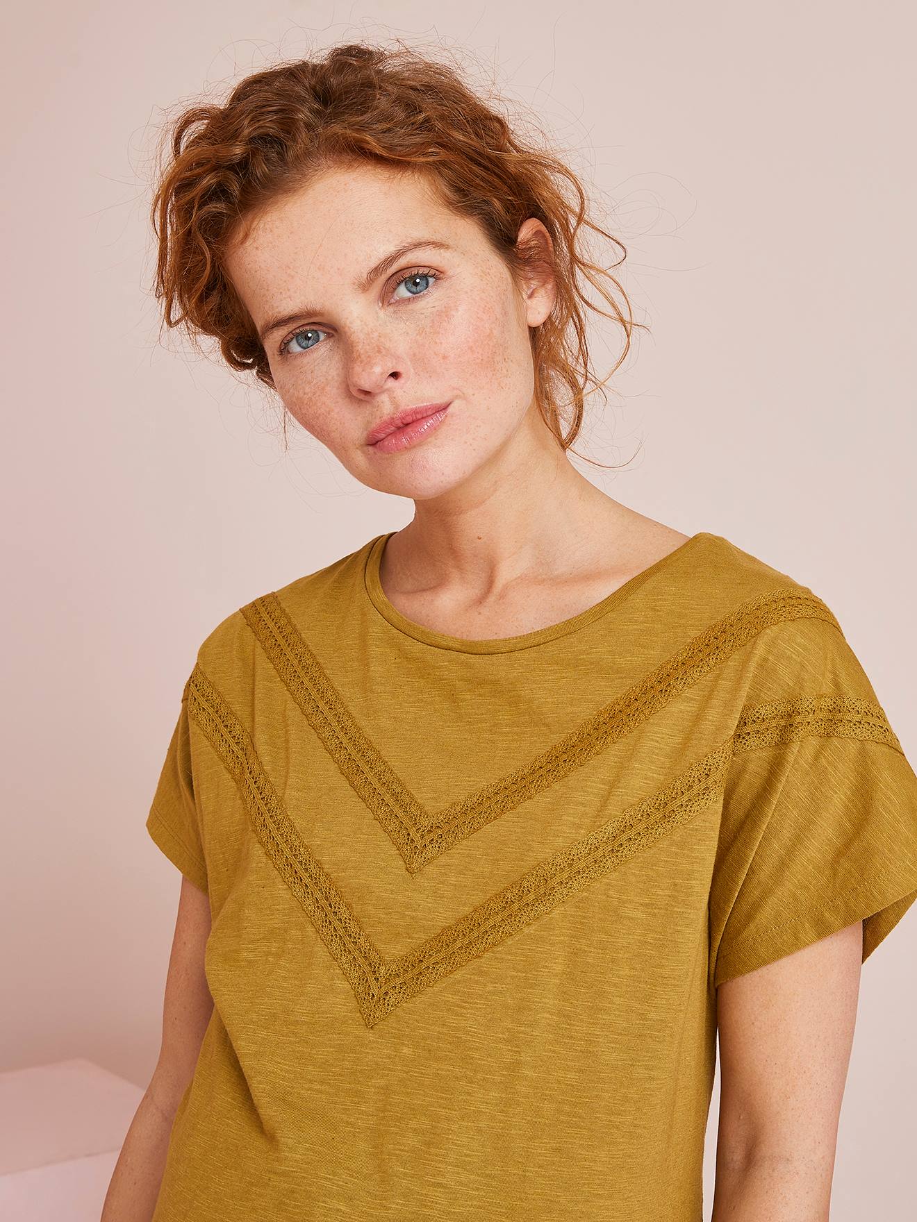 T-shirt de grossesse avec détails en macramé bronze