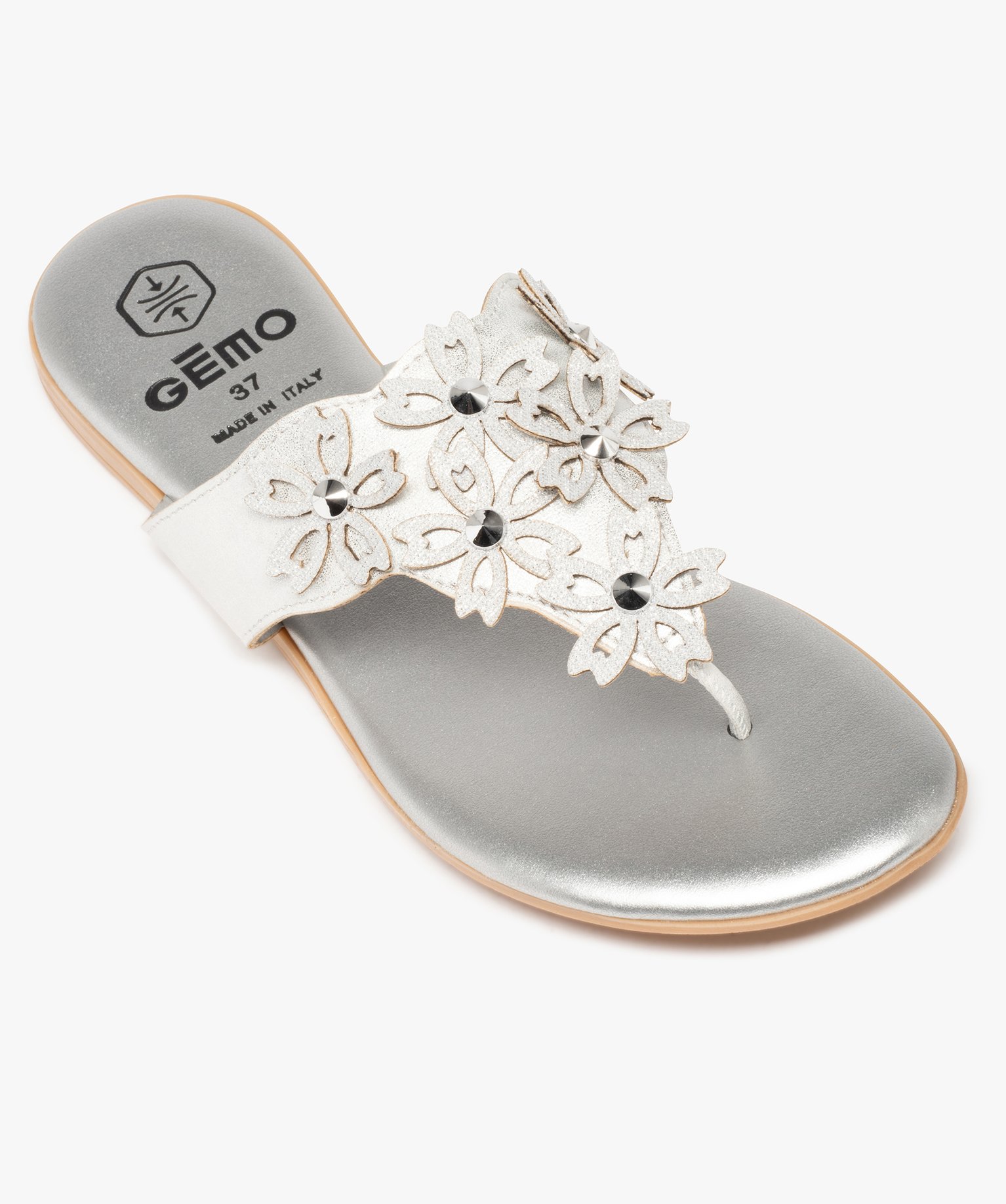 Tongs femme à large bride ornée de fleurs en relief argent | GEMO