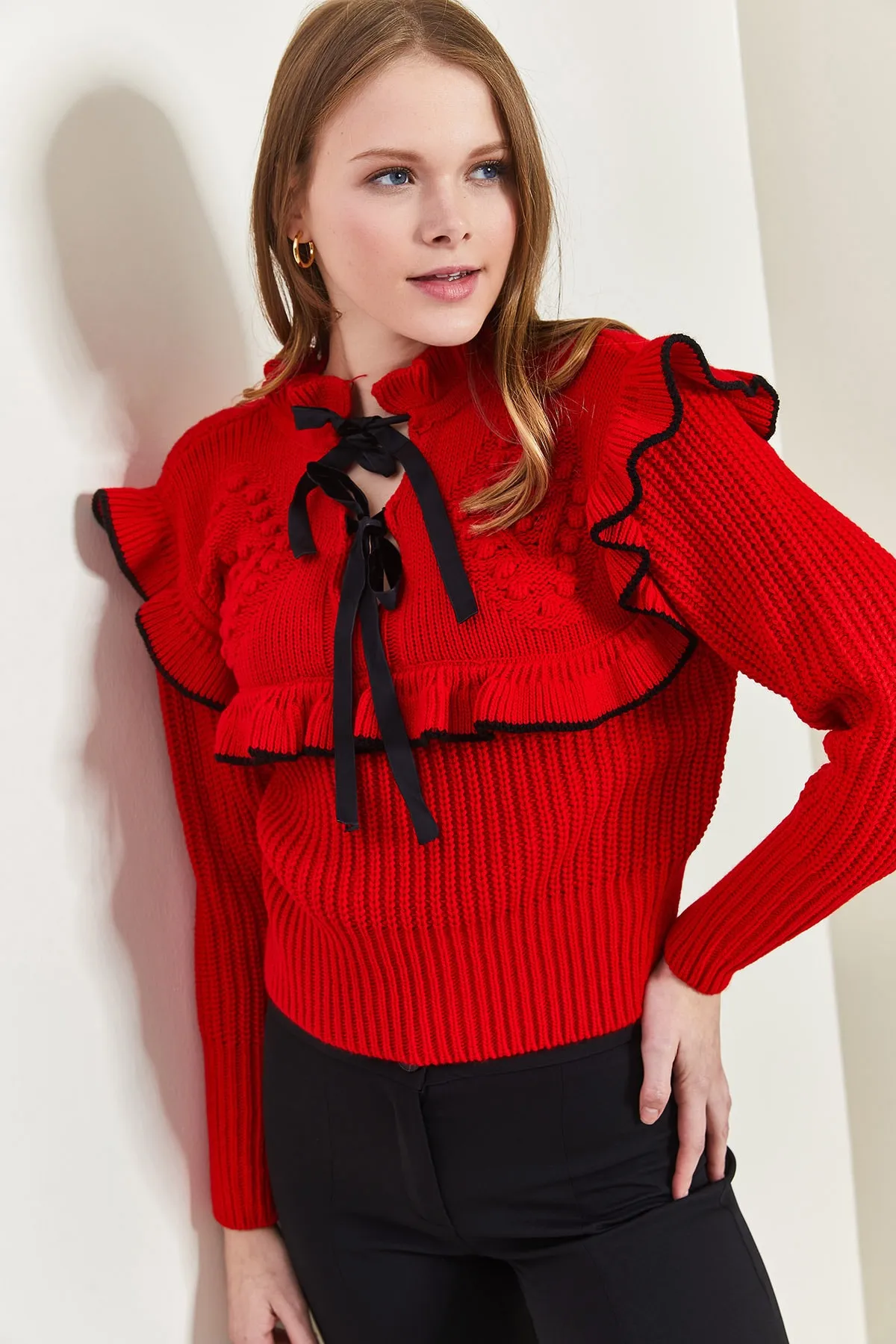 Bianco Lucci  Damenpullover mit Rüschen und Schleifendetail