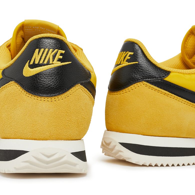 NIKE Wmns Cortez 